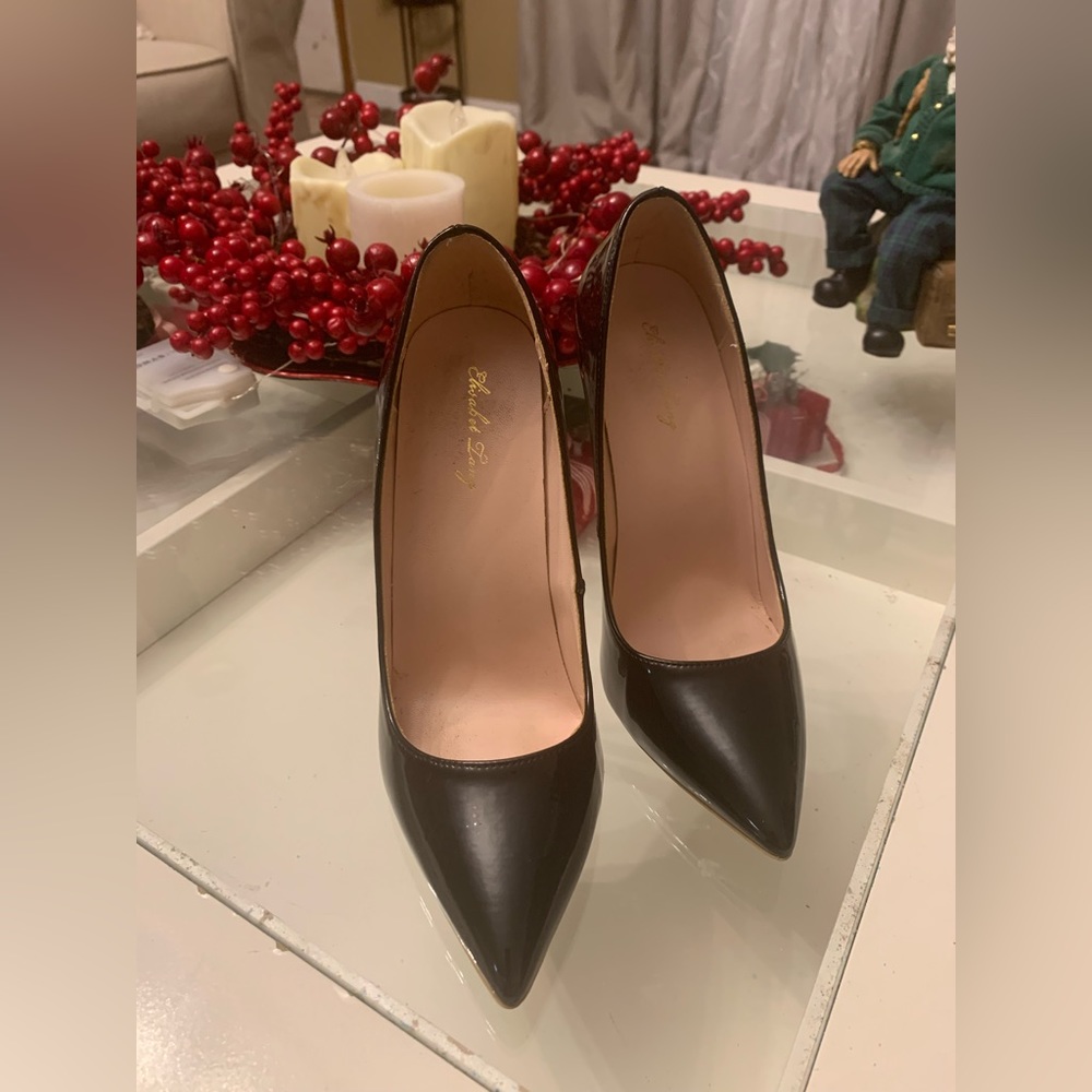 Stiletto black shoes